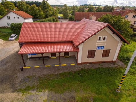 Fotografie: Lindab Sales CZ - Budova nádraží, Liteň. Jednopodlažní dům ...