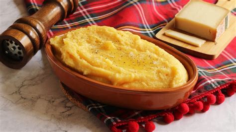 Polenta concia: la ricetta del piatto unico saporito e filante