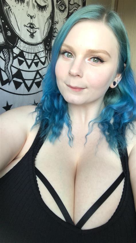 Going live on chaturbate to hopefully have an orgasm that’ll give me a