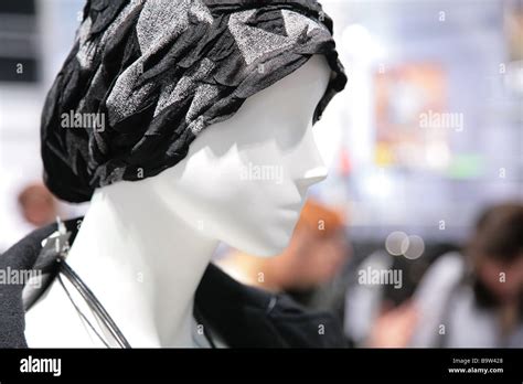 head of white mannequin Stock Photo - Alamy