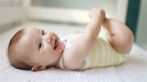 month  baby development growth  milestones