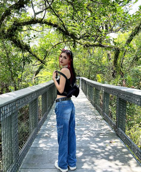 Emmiolgal | Y2K & Vintage Aesthetic Fashion | summer loving