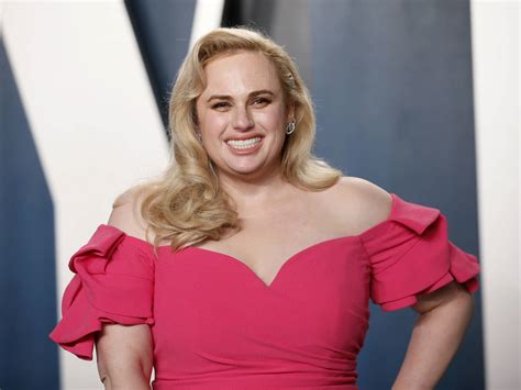 Luego de que perdiera peso, Rebel Wilson vive la experiencia de ser ...