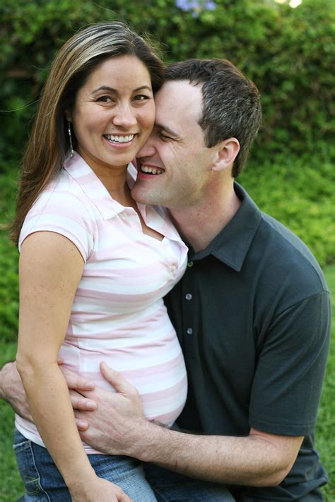 husband-and-pregnant-wife