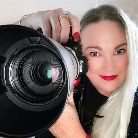 “Serving fierce petal realness before the big bloom 💛🌻 Watch me go from