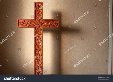 Wooden Christian Cross Wood Carving Work Stock Photo 666115936 ...