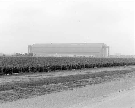 Tustin Airship Hangars (Tustin, 1943) | Structurae