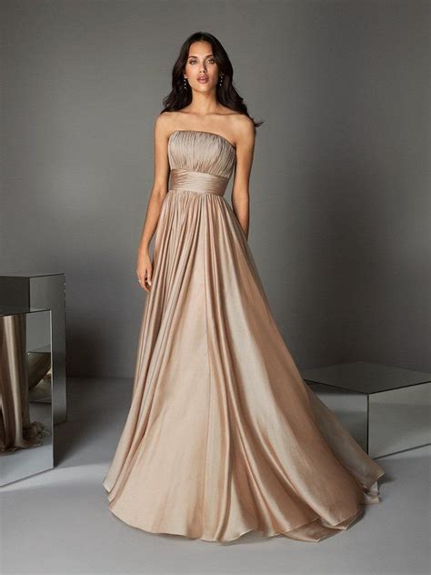 Вечерние платья Pronovias 2021 | Pleated party dress, Wedding dress ...