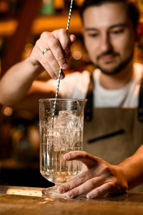 Cocktails 101: How to Properly Stir a Cocktail - The Cocktail Bird