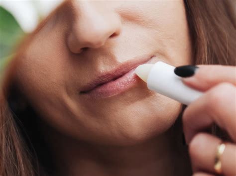 Pokimane's Flawless Nude Lip: The Winky Lux Product She Loves - 0i22j3h