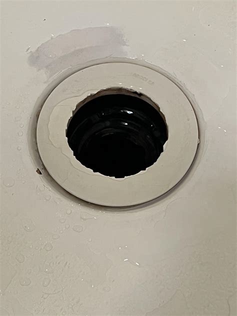 The screen broke off - is this easily replaceable? Does this piece