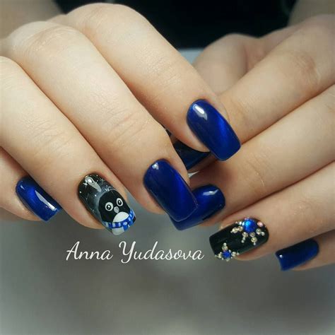 Идея не наша 💅 Рисунок гель-лаком и гель-краской, снежинки из страз ...