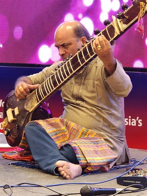 contrata al instrumentalista naveen kumar  eventos al mejor precio