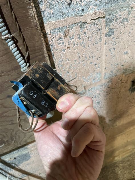 Is this a doorbell transformer? What is this? | DIY Home Improvement Forum