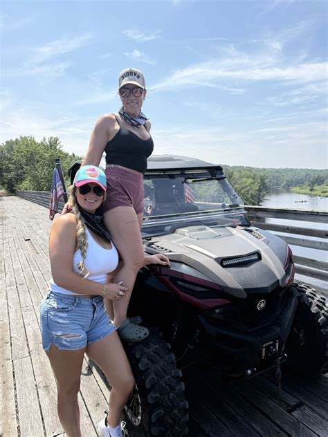 Luna Baylee - Luna Baylee updated their cover photo.