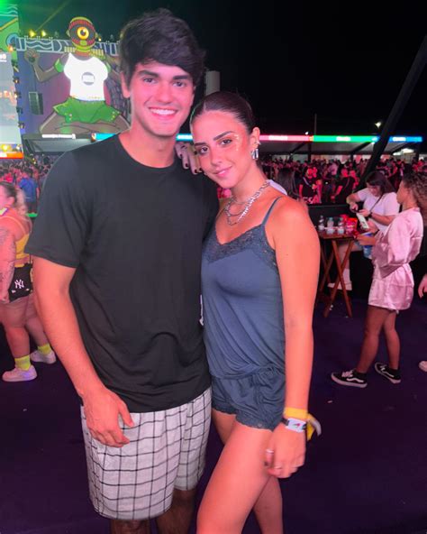 MANU NORONHA | i loveeee selfieeeeeee | Instagram