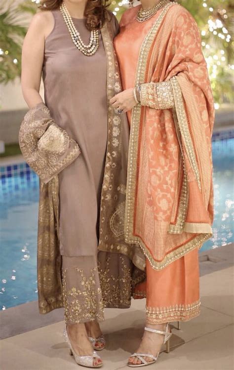 Grooms mother and Khala at the dholki | Pakistani fashion party wear ...