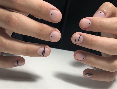 minimalist nail color 11