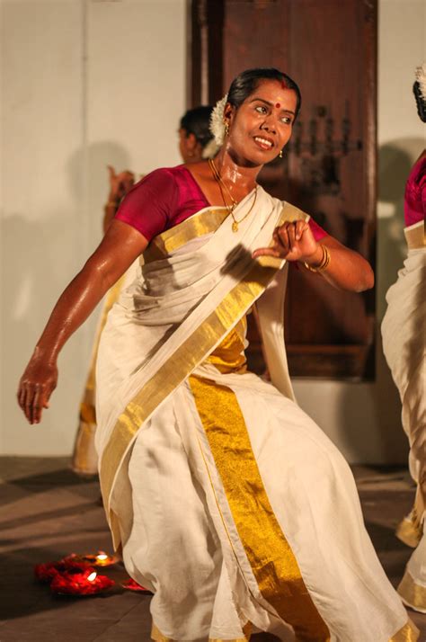 Folk Dance of Kerala. Traditional Dance of Kerala - Lifestyle Fun