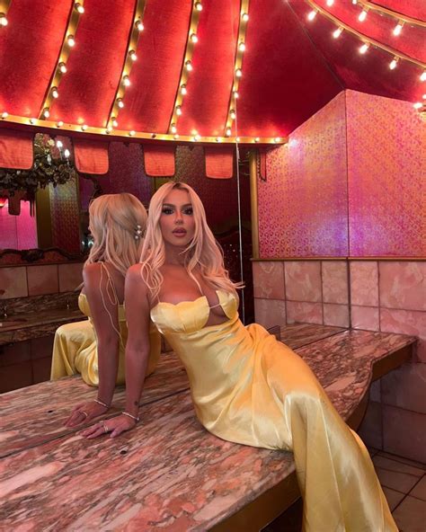 Tana Mongeau Leak: Experts Analyze The Fallout Image 2