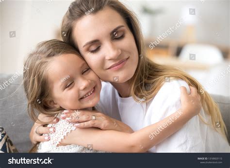 love  mother  daughter images stock  vectors