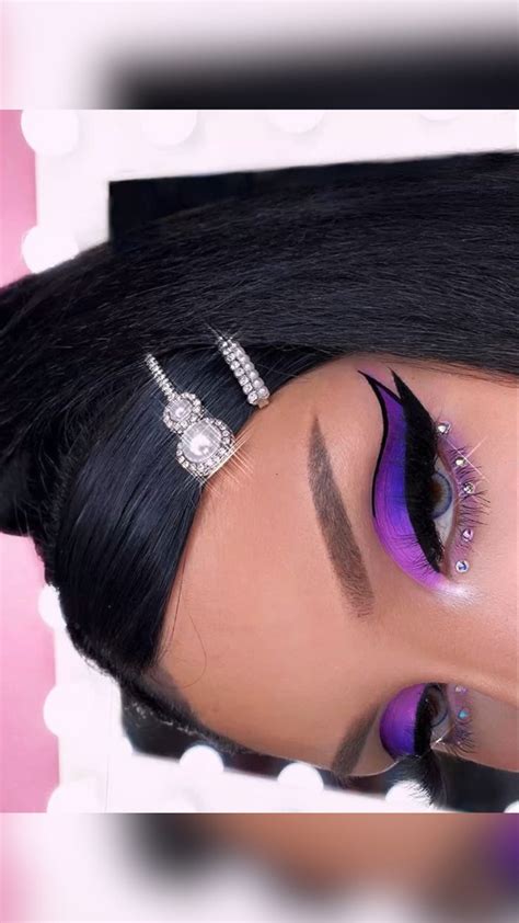 Purple eyeshadow Inspo 💜 | Purple eyeshadow, Purple makeup looks, Eye ...