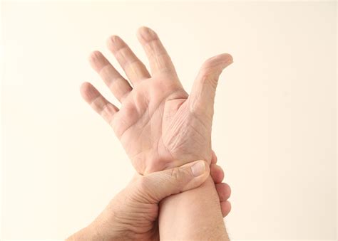 5 Reasons to See a Surgeon for Hand Pain - Idaho Shoulder to Hand