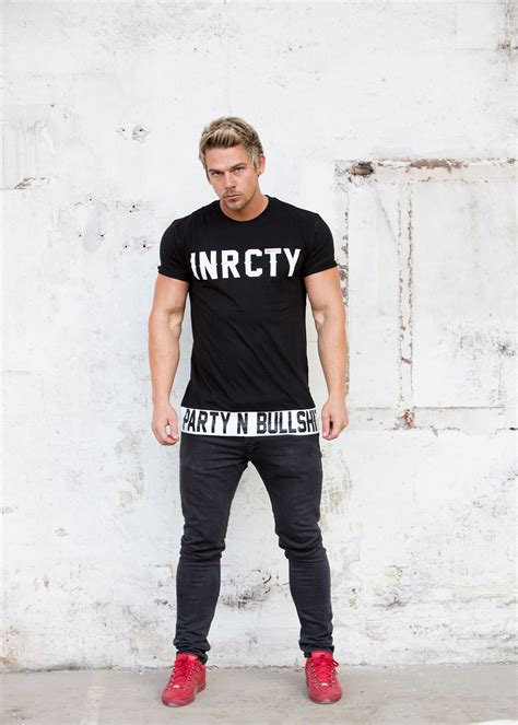 11 Degrees Clothing - fashion photographer - with Gary Beadle