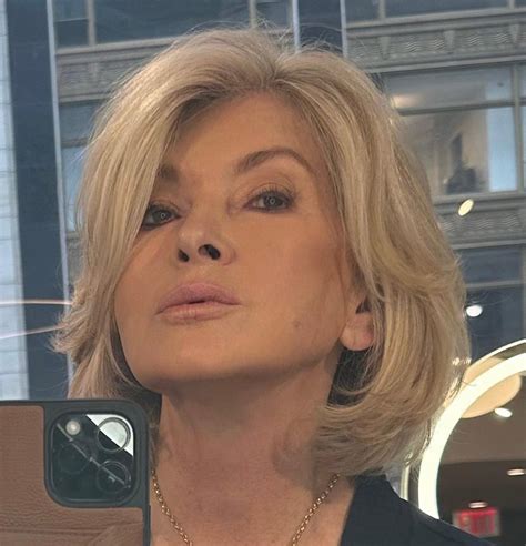 Martha Stewart, 82, posts thirst trap in lace nightgown