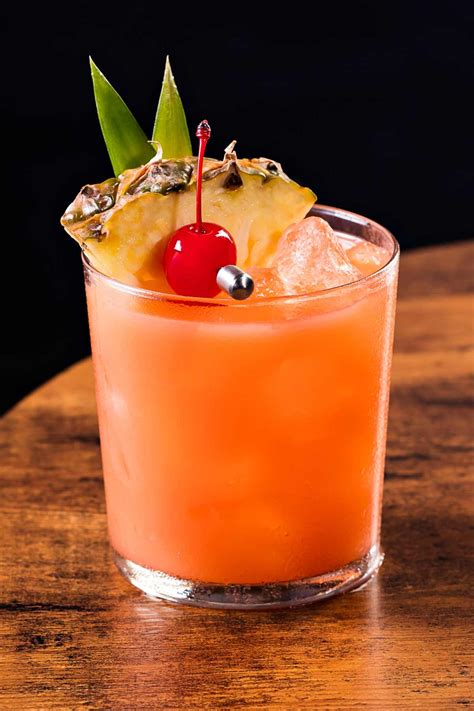 11 Best Summer Vodka Cocktails - A Spectacled Owl