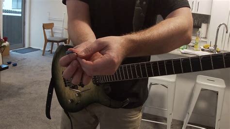 Whammy Bar - 7 Cool Techniques - YouTube