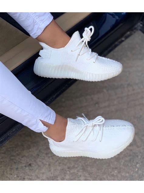 Женские кроссовки Adidas Yeezy 350 Boost v2 женские — Купить в ...