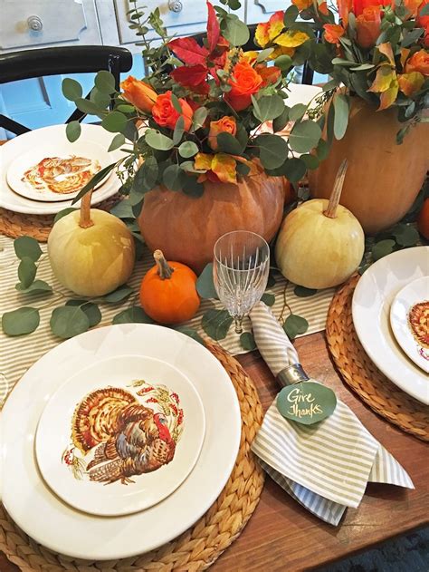 23 Gorgeous Thanksgiving Tablescapes & Table Setting Ideas