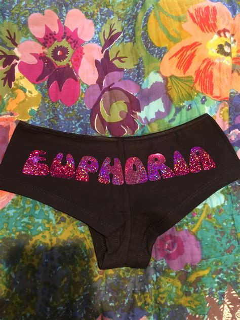 Pin di Wear and Accessories