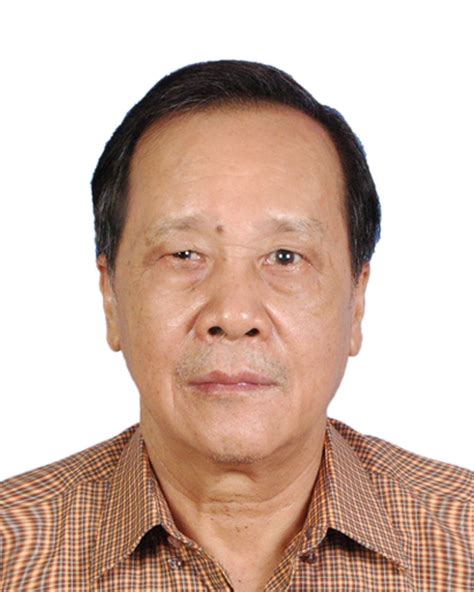 In Memory of Mr Wei Guo: Obituary and Funeral Notices 32