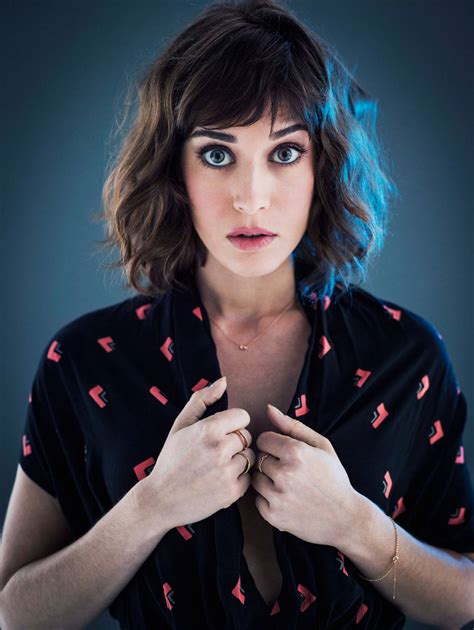 Lizzy Caplan Wallpapers For Everyone Lizzy Caplan Is Engaged, See Her