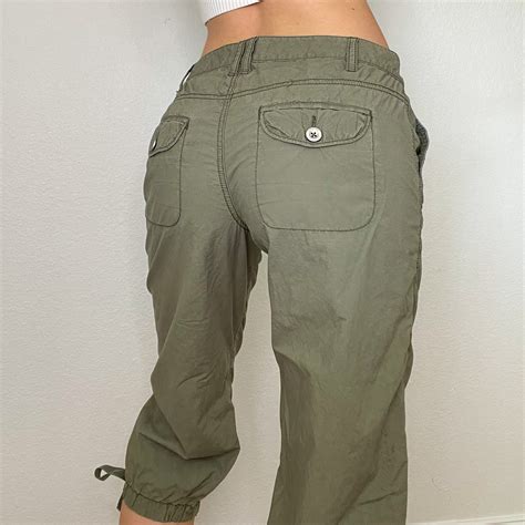 Green Early 2000s Cargo Capri Pants – Holy Thrift