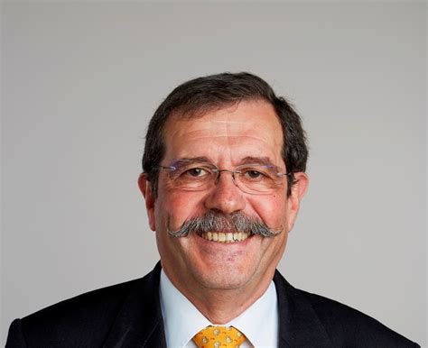 biographie alain aspect physicien specialise en optique quantique