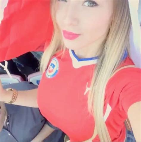 Daniella Chávez revienta Instagram con sensual apoyo a Chile en "la