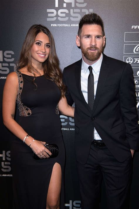Antonella Roccuzzo Lionel Messi Wife / Antonella Roccuzzo Lionel Messi