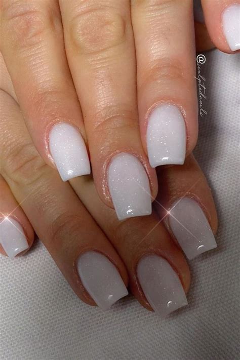 22 Cute & Chic White Glitter Nails for Your Wedding Mani Inspo