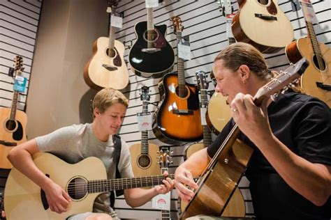 Choosing Acoustic Guitar Strings