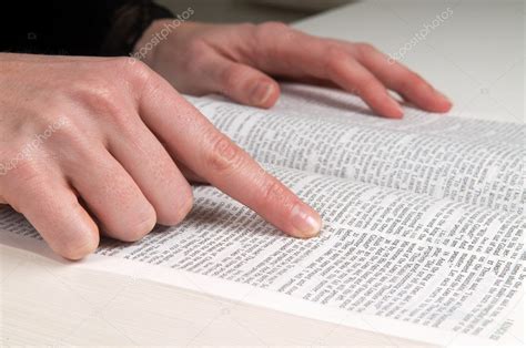Estudiando la Biblia 2024