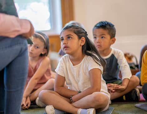 anakanak sd  kelas foto stok  gambar  anak umur
