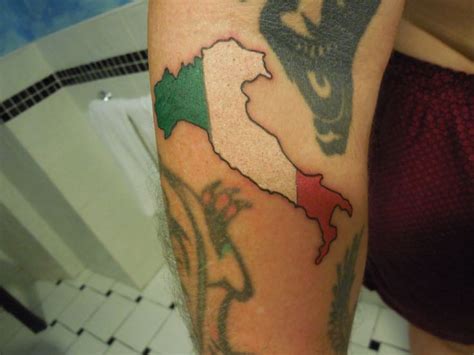 Italian flag map - Urban Tattoo, Italy | Urban tattoos, Wrist tattoos ...