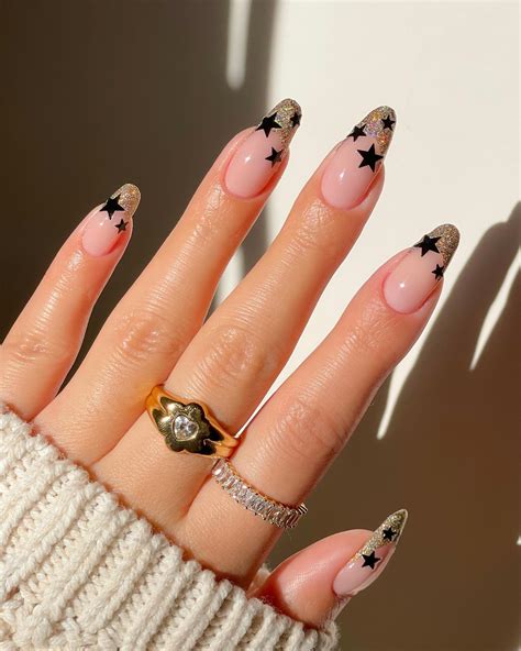 50 Jolly Festive Nail Art Designs Perfect For The Merry Season - Woman ...