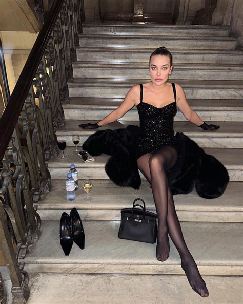 Daria Konovalova : r/CelebPantyhoseFeet
