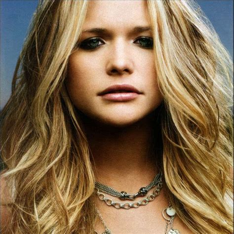 The Most Gorgeous Female Country Singers | Miranda Lambert, Country Music