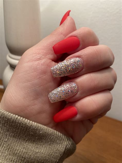 DND #638 Red Mars, DND #547 Niagara Falls, DND#1369 Vast Galaxy | Shiny nails, Matte nails, Red mars