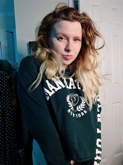 TW Pornstars - 1 pic. Chelle Silverstein. Twitter. I'm from the 90s but